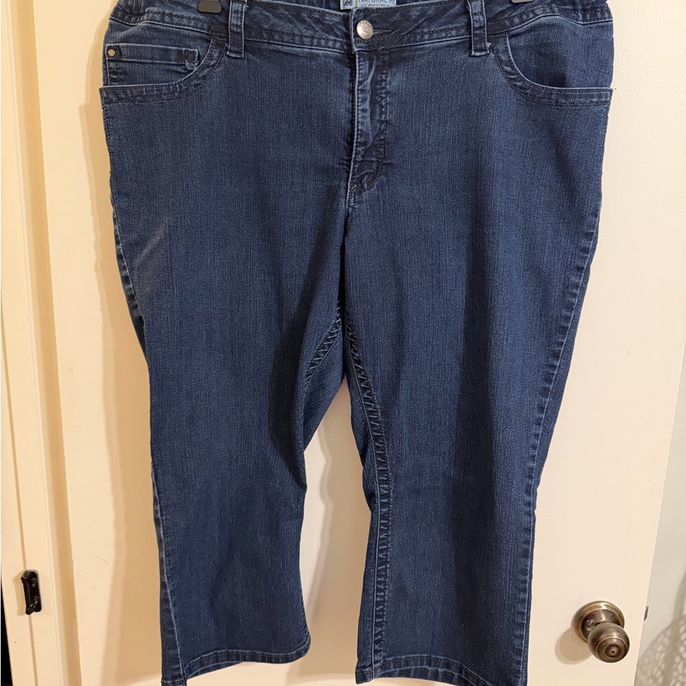 Lee Women's Dark Blue Denim Capris with Adjustable Waist size 22W
